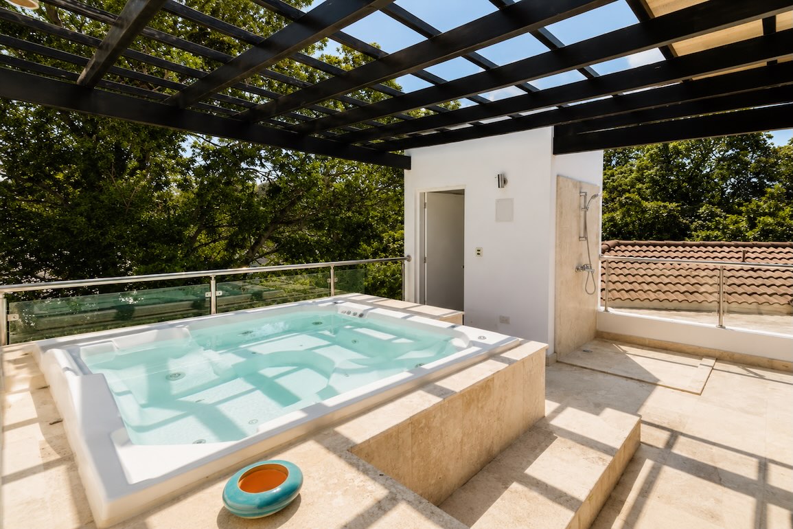 Luxury 6-Bedroom Villa for Sale in Sosua Gated Community photo 2