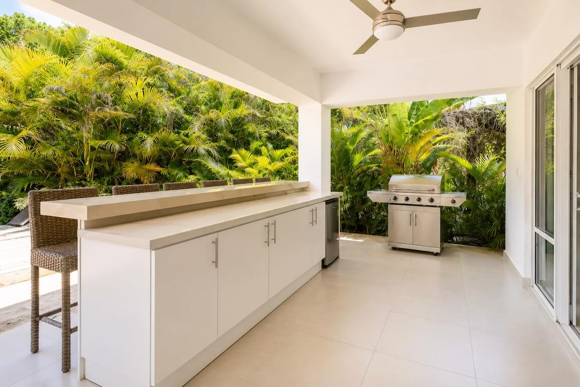 Luxury 6-Bedroom Villa for Sale in Sosua Gated Community photo 6